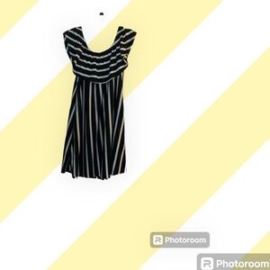 Women Dress, A-line , size Large, black & white striped, excellent condition